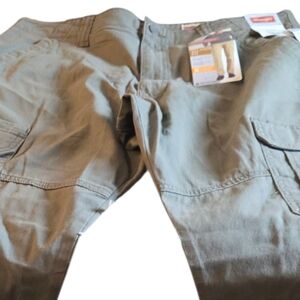 Wrangler Cargo Pants Size 34x32 NWT